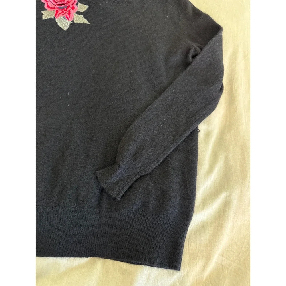 C by Bloomingdale's Black‎ Cashmere Rose Embroidered Sweater XS